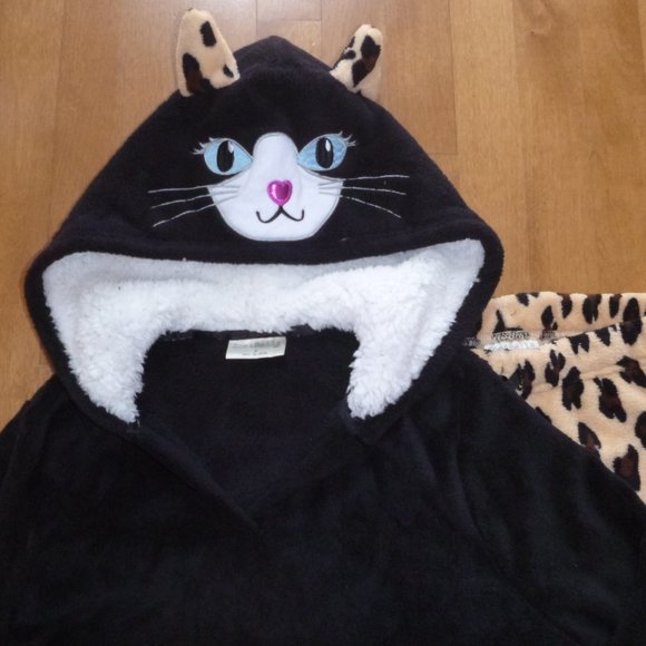 Zoe & Bella Black Cat 2 pc Fleece Pajama Set - Hooded Shirt Pants Size S M NWT - Picture 2 of 3